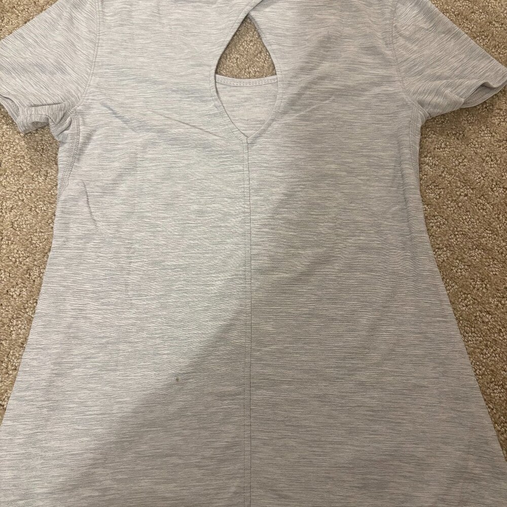 grey athletic short-sleeve shirt